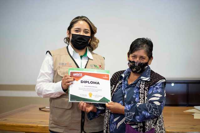 Clausura Supérate taller de alfabetización dirigido a beneficiarios