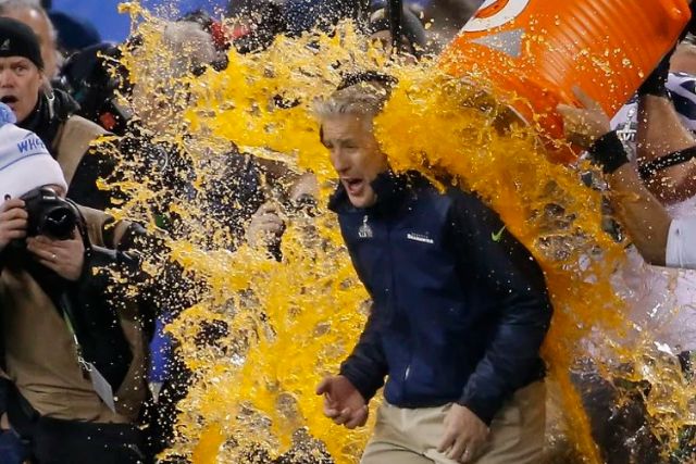 Bañar al coach vencedor: ¿cuál es el origen de esta costumbre del Super Bowl?