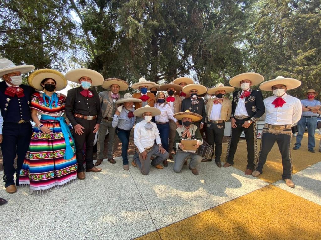 Hace Lorena una mangana en Apizaco, en el Lienzo Charro