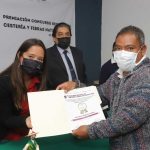 Premió casa de artesanías a los ganadores del concurso regional de cestería y fibras naturales