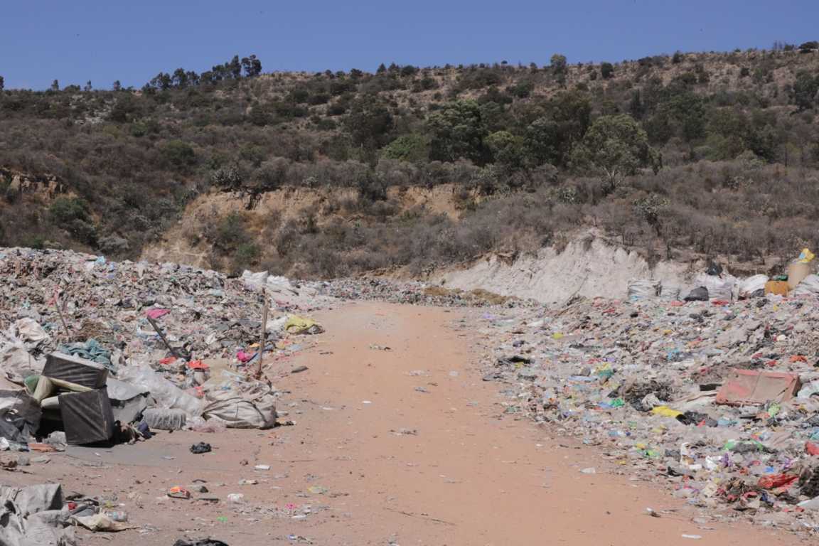 Gobierno del Estado y SEMARNAT recorren relleno sanitario de Panotla